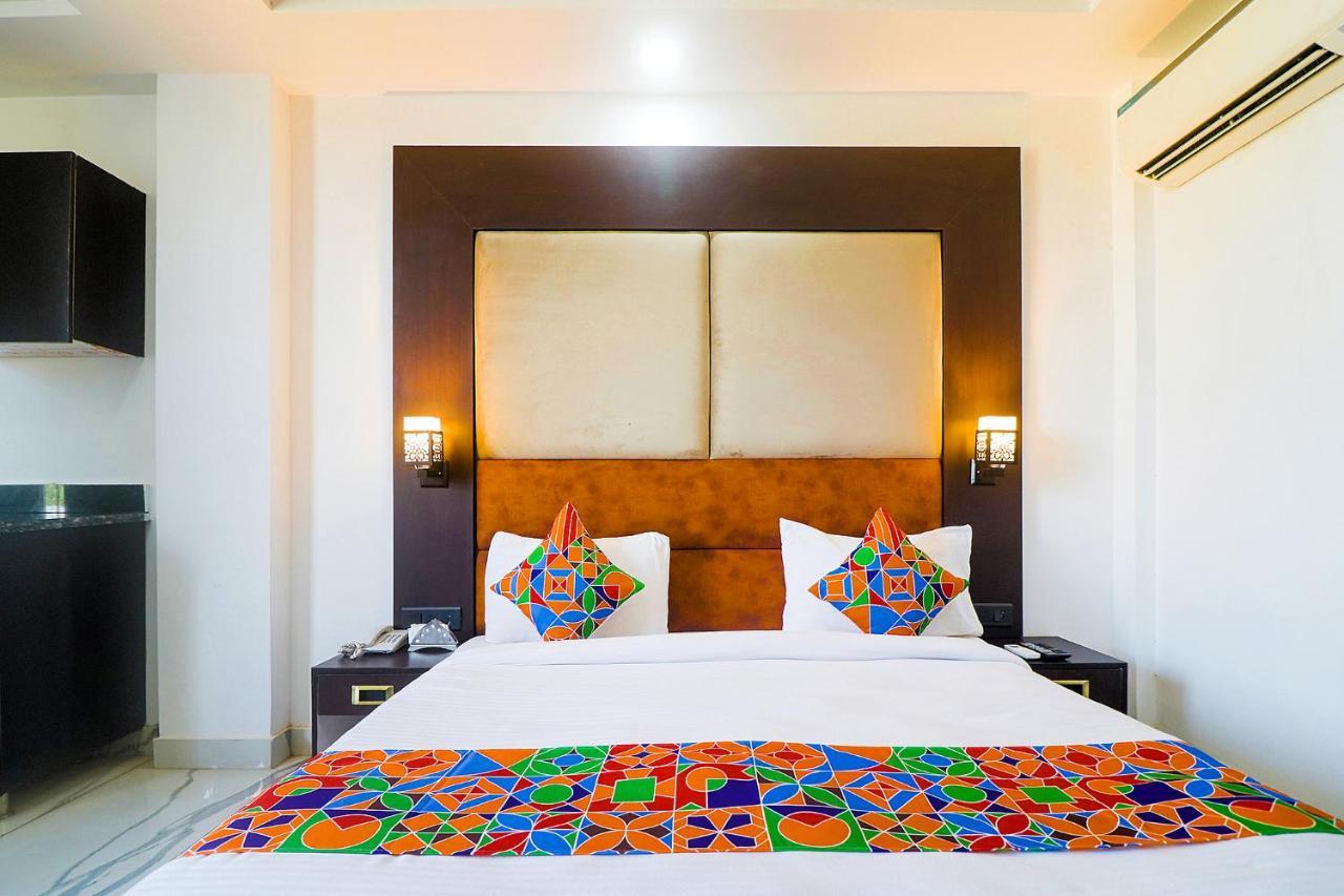 Fabhotel Kiara The Private Suites Delhi  Buitenkant foto